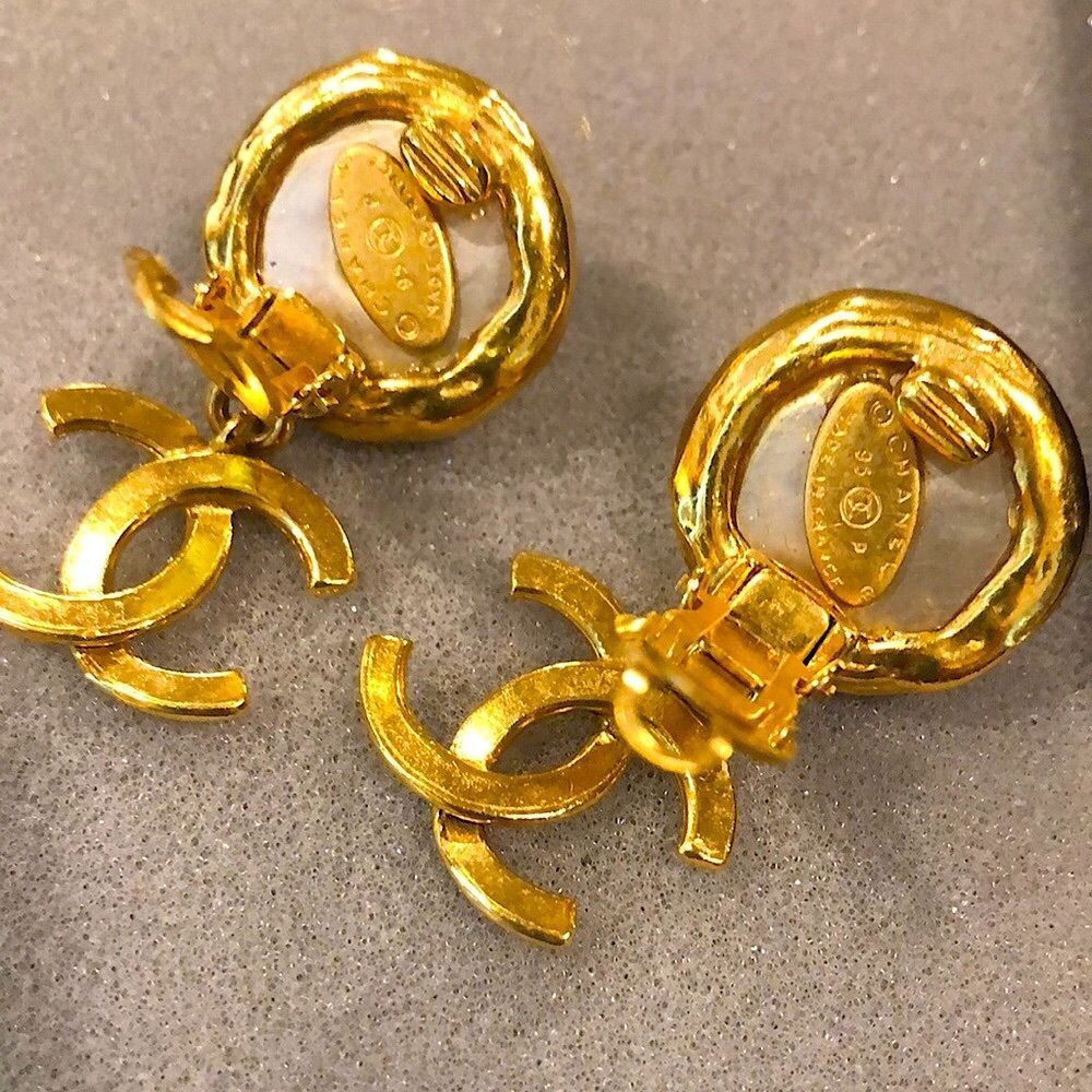 CHANEL COCO Mark Pearl Swing Earrings 95P Engraved w/ Box 24k Gold Plated - Picture 12 of 17